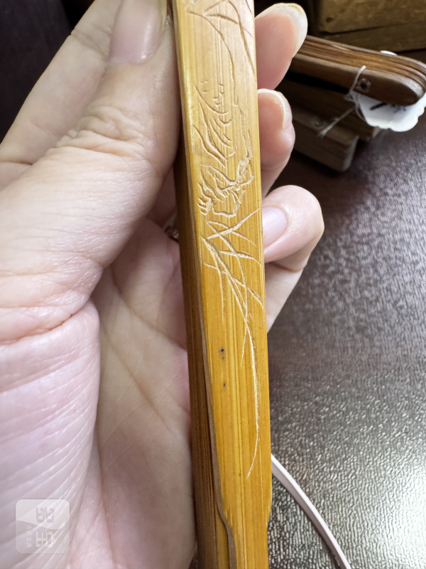 清 竹刻平湖秋月扇骨、花卉纹扇骨 - 图6